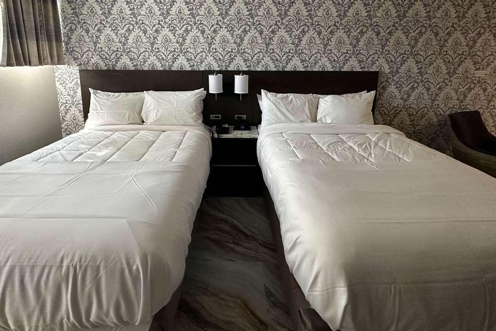The Essence Hotel At Jfk New York City Room photo